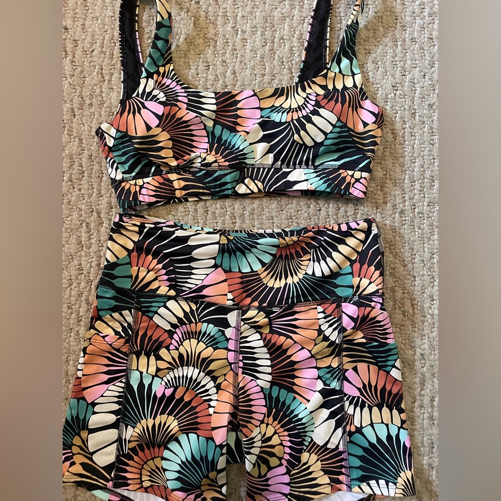 Colorful Patterned Two-Piece Workout Set From Bil… - image 1